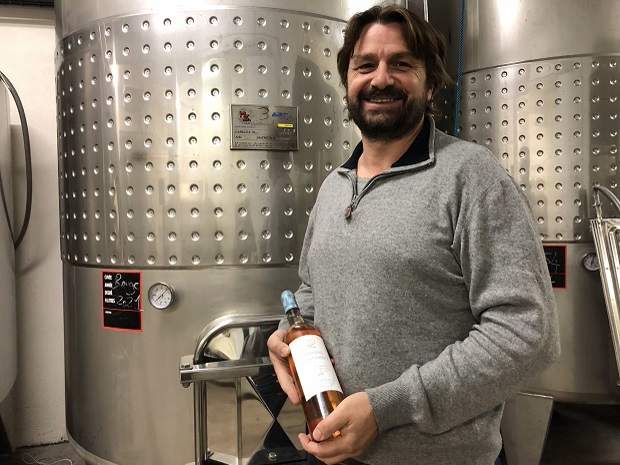 Etienne Pats à la cave du Domaine Ile des Embiez pour la vinification